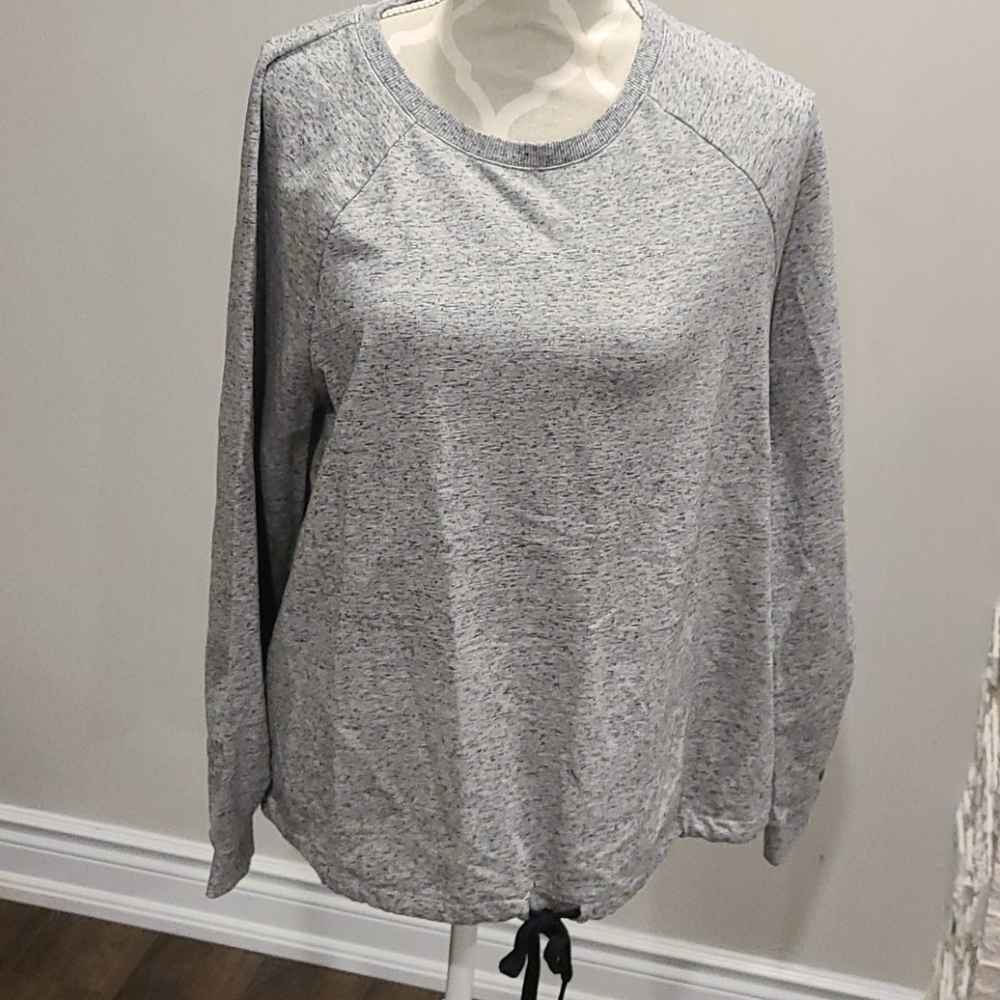 Reitmans heathered grey pullover with tie waist